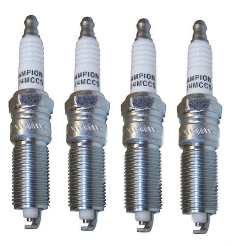 Jeep Cherokee Liberty KJ 2,4 ltr. 4er Set Zündkerzen Spark Plug Champion 02-03